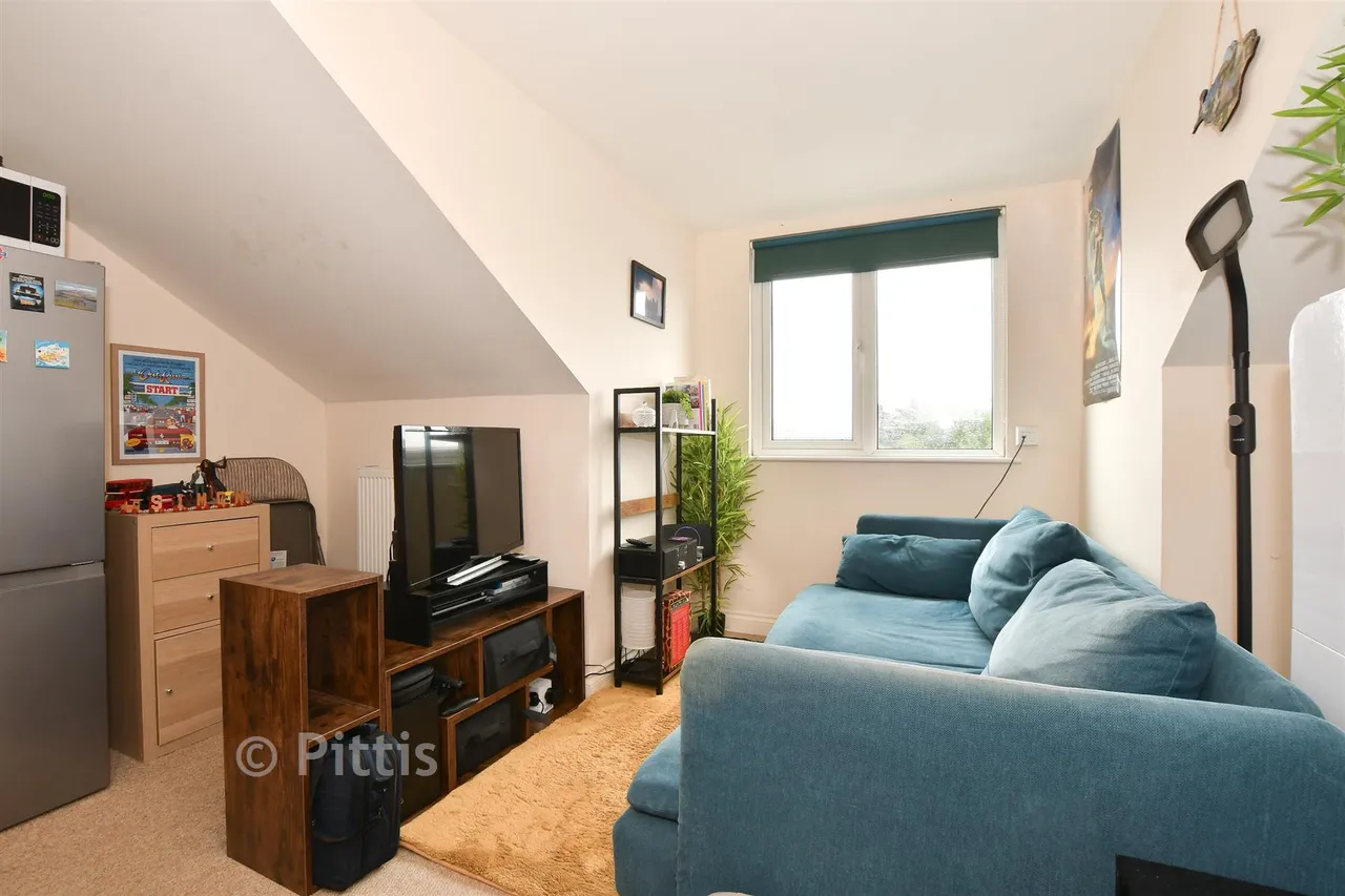 Orchard Close, Freshwater, PO40, photo 3
