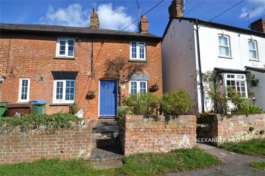 2 bed house for sale, Church Street, North Marston, MK18