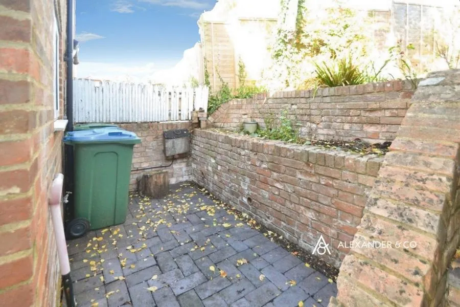 Church Street, North Marston, MK18, photo 16
