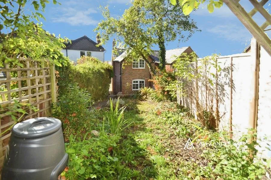 Church Street, North Marston, MK18, photo 11