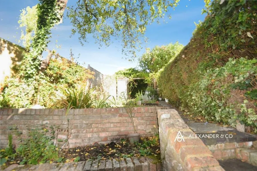 Church Street, North Marston, MK18, photo 18