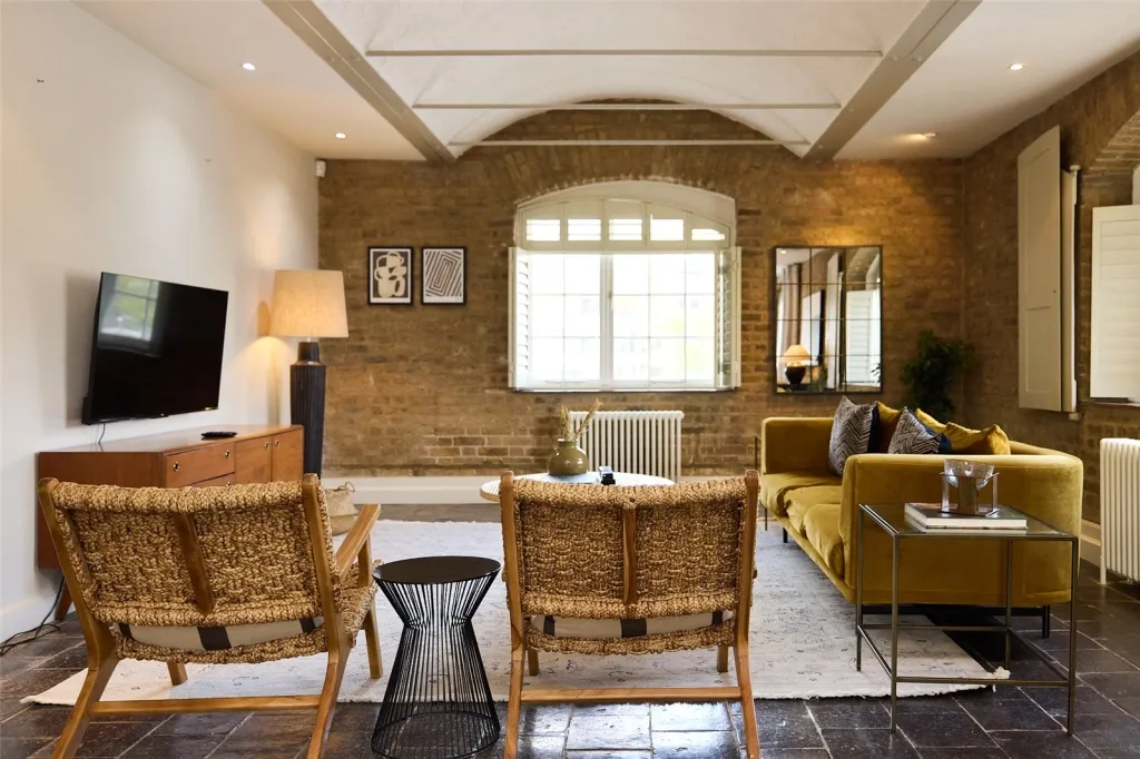East Smithfield, Tower Hill, E1W, photo 11