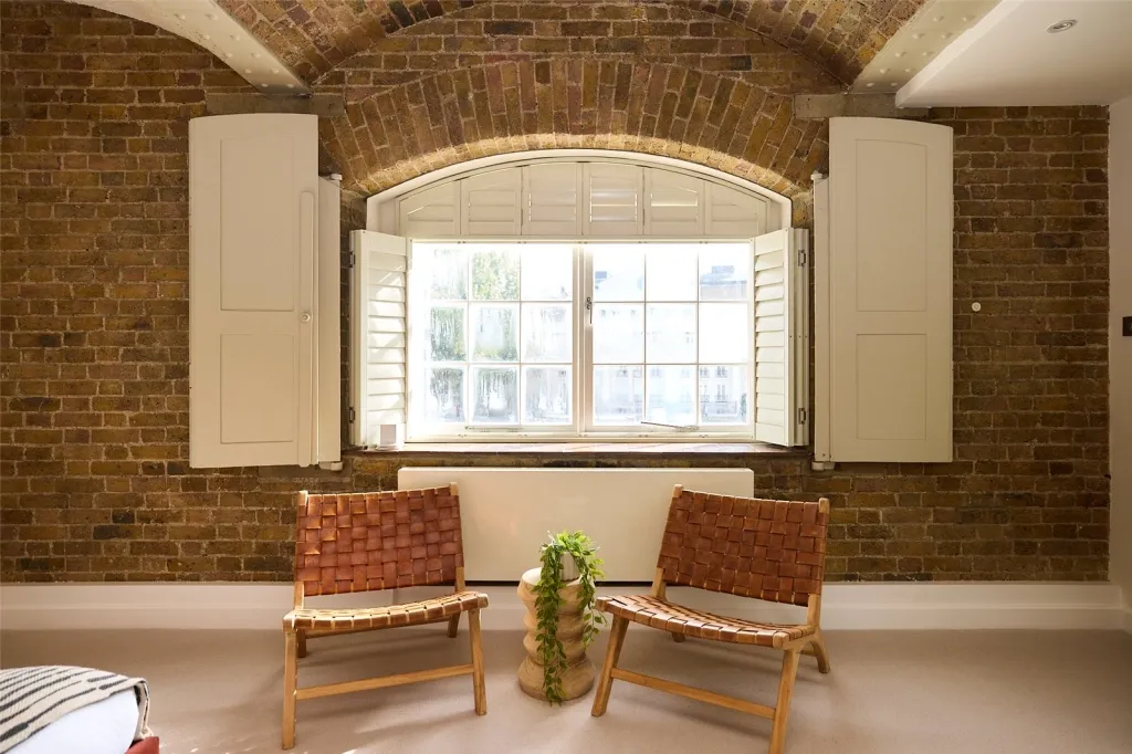 East Smithfield, Tower Hill, E1W, photo 20