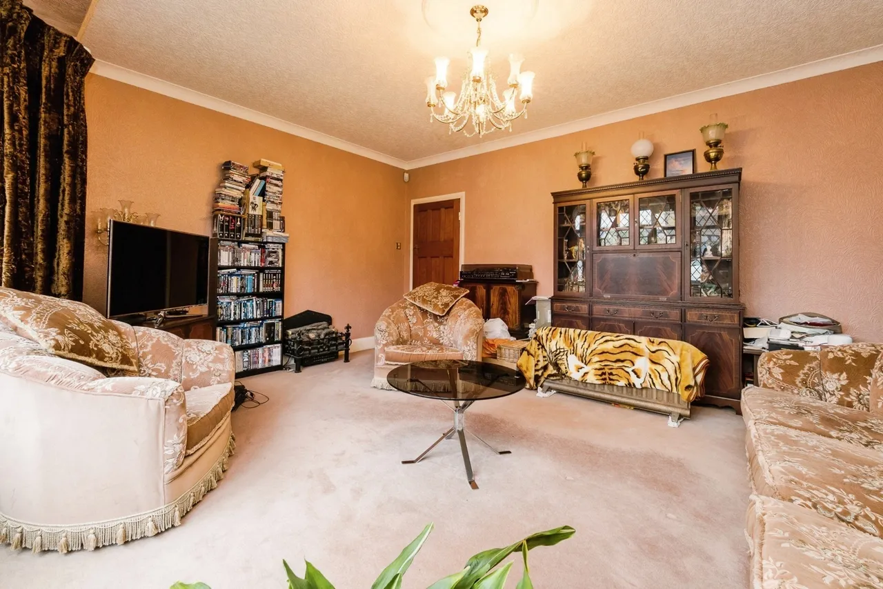 Park Avenue, WOODFORD GREEN, Essex, IG8, photo 17