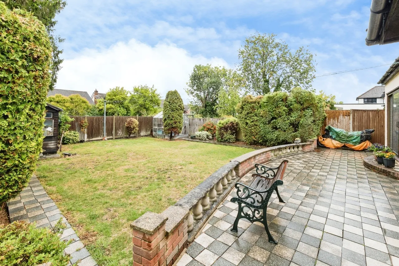 Park Avenue, WOODFORD GREEN, Essex, IG8, photo 25