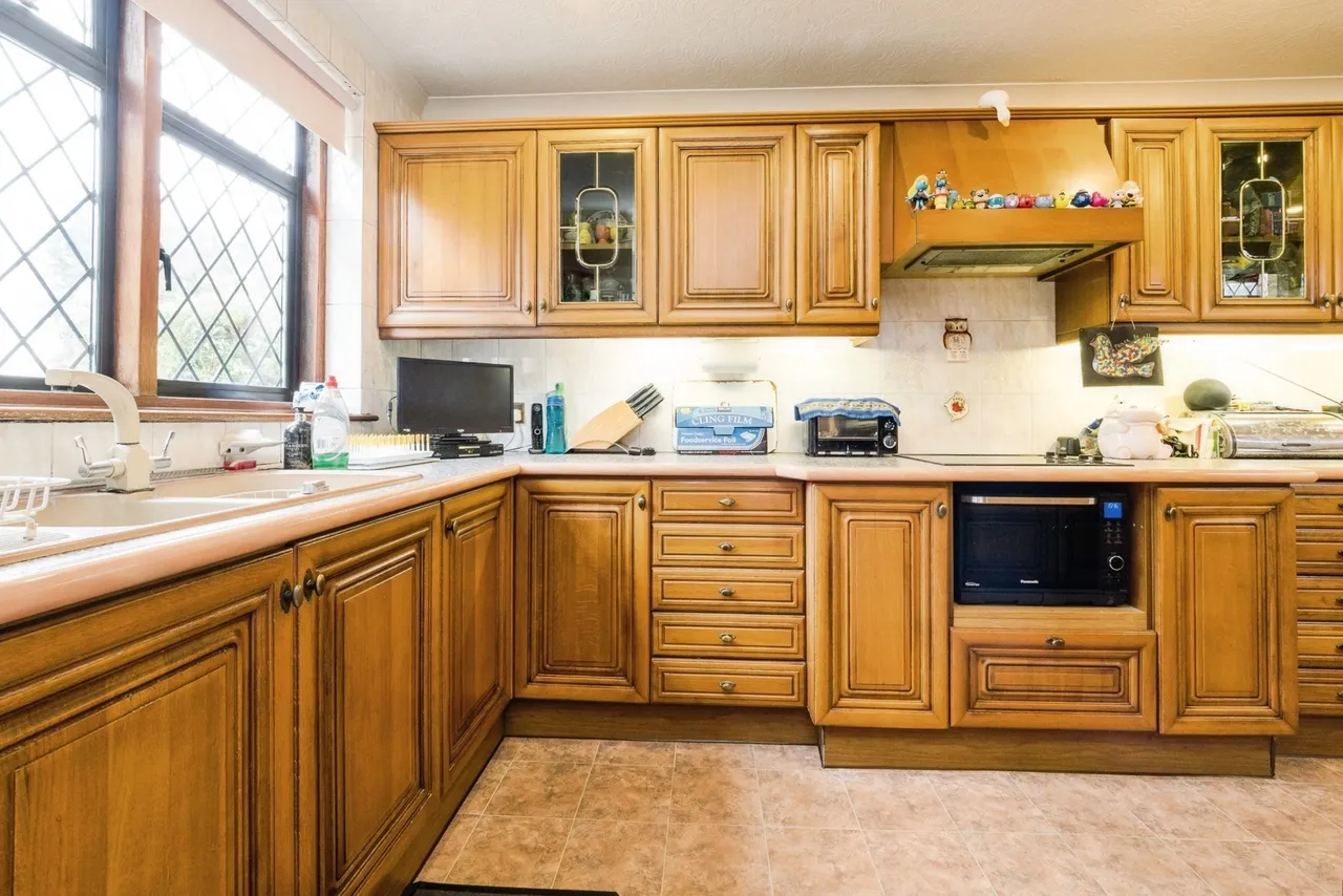 Park Avenue, WOODFORD GREEN, Essex, IG8, photo 13