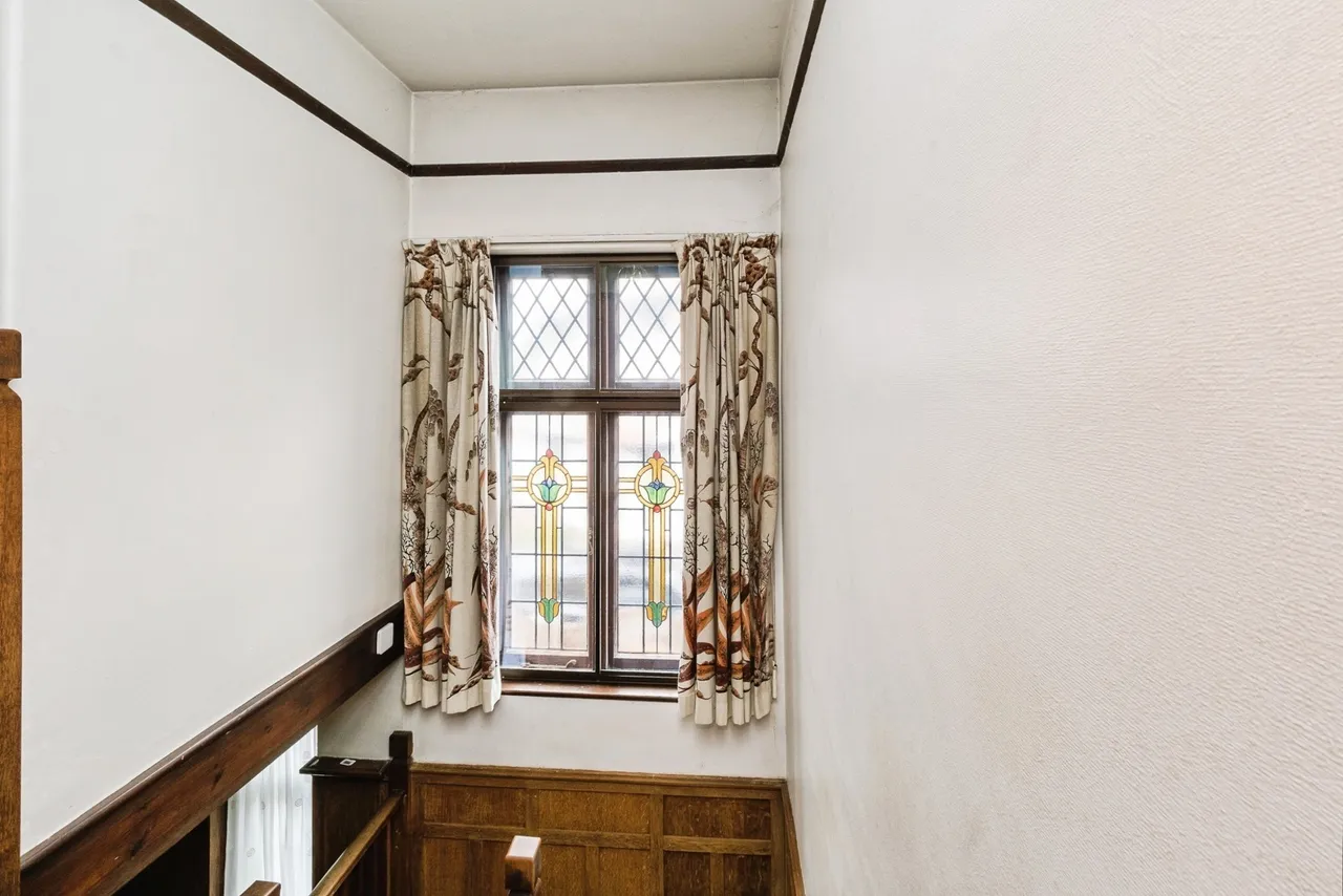 Park Avenue, WOODFORD GREEN, Essex, IG8, photo 24
