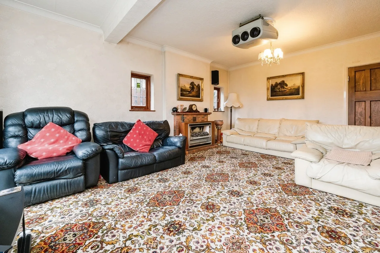 Park Avenue, WOODFORD GREEN, Essex, IG8, photo 9
