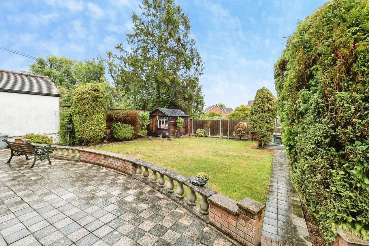 Park Avenue, WOODFORD GREEN, Essex, IG8, photo 27