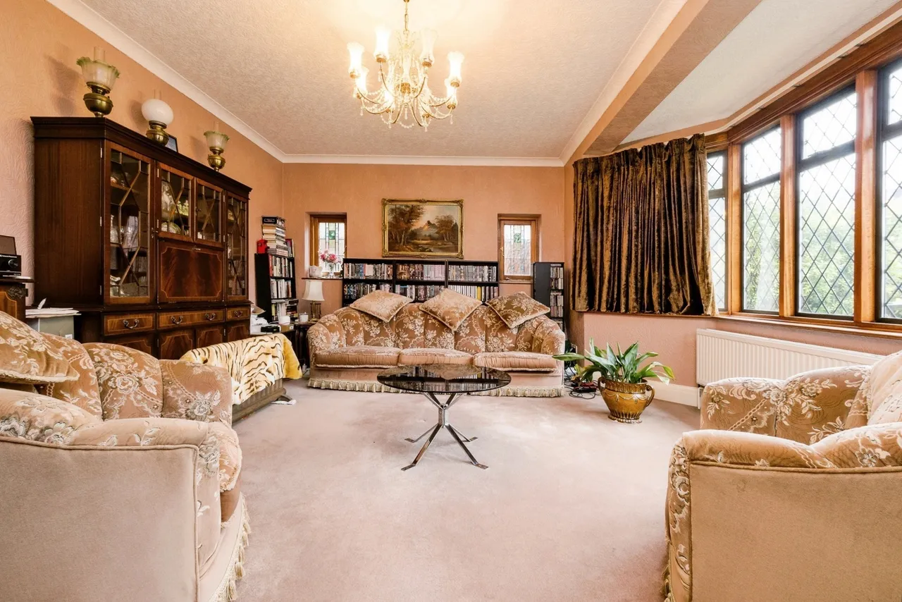 Park Avenue, WOODFORD GREEN, Essex, IG8, photo 15