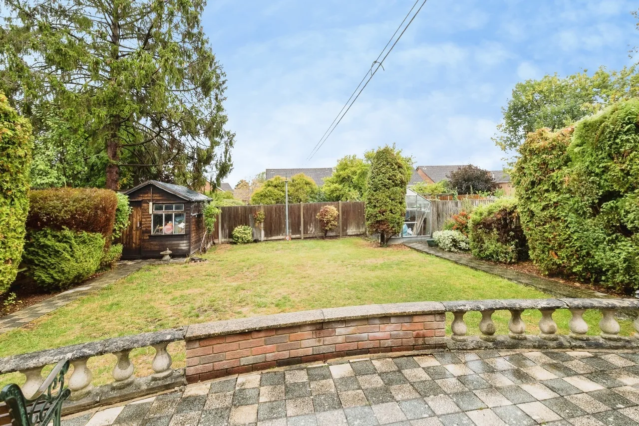 Park Avenue, WOODFORD GREEN, Essex, IG8, photo 26