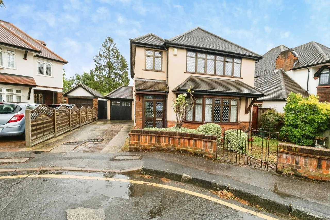Park Avenue, WOODFORD GREEN, Essex, IG8, photo 30