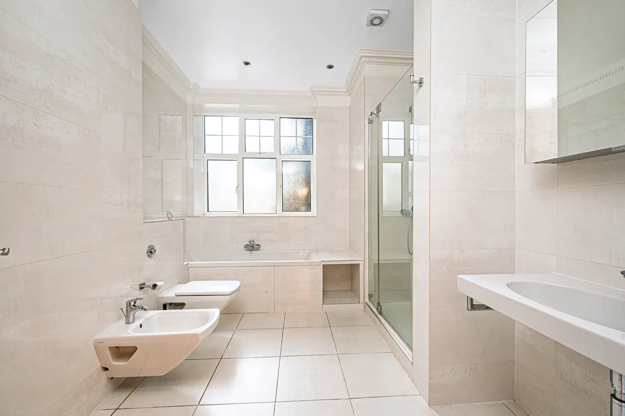 London, NW3, photo 8