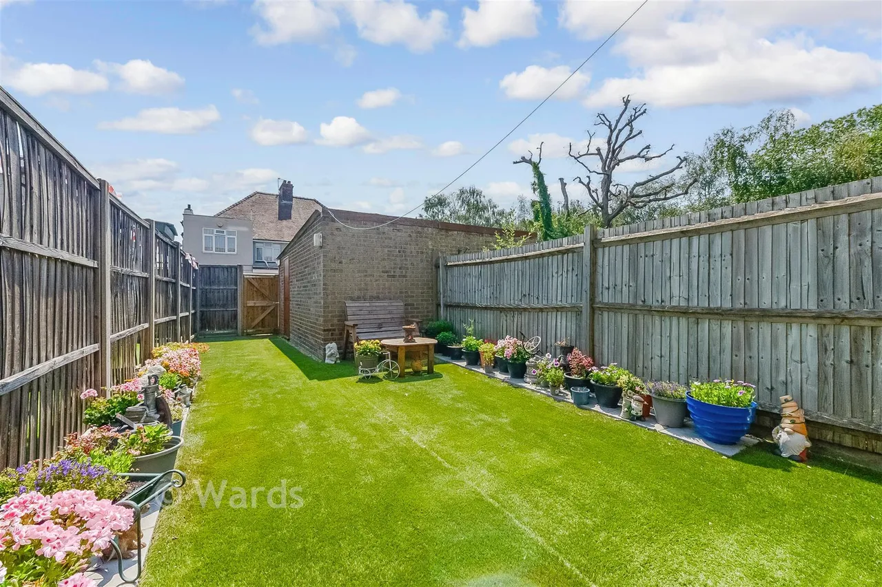 Treetops Close, London, SE2, photo 2