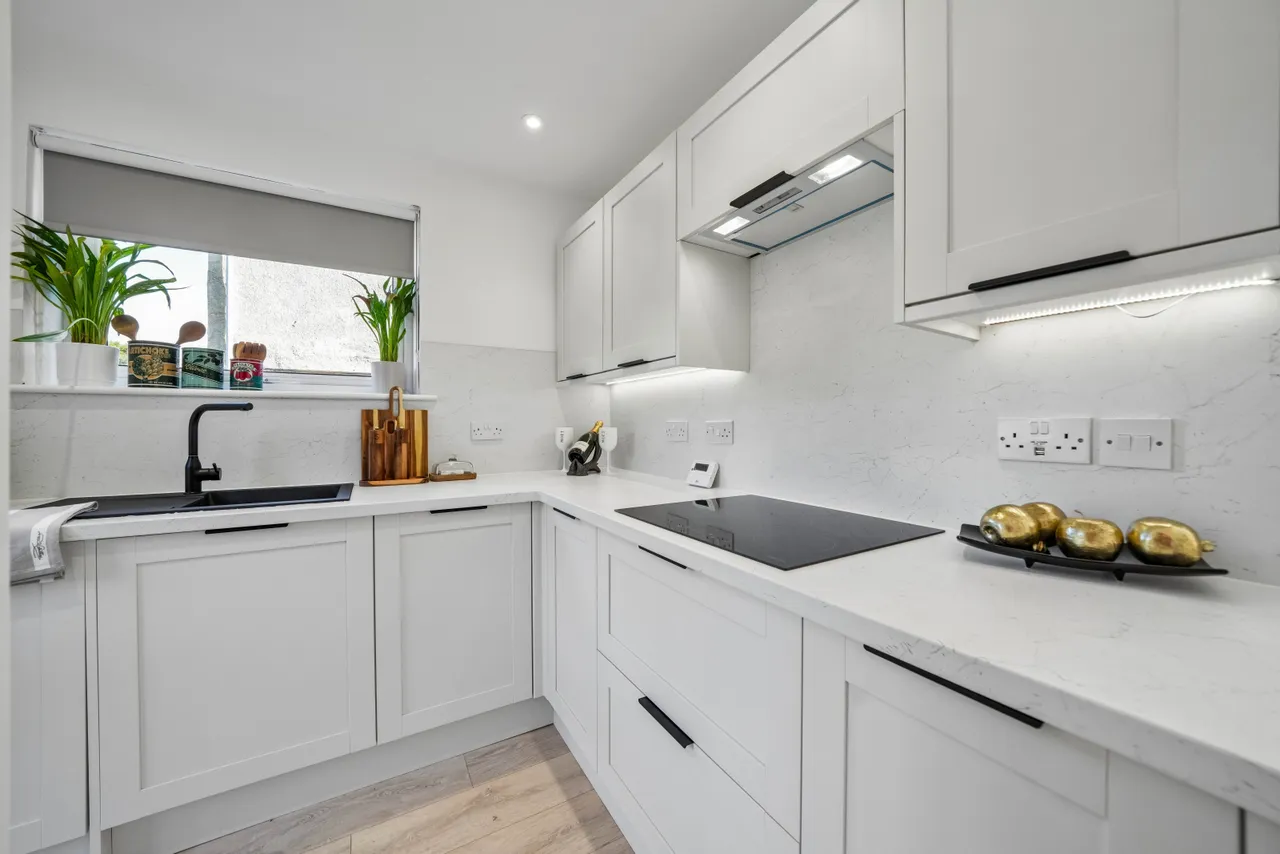 Inverewe Avenue, Deaconsbank, G46, photo 8