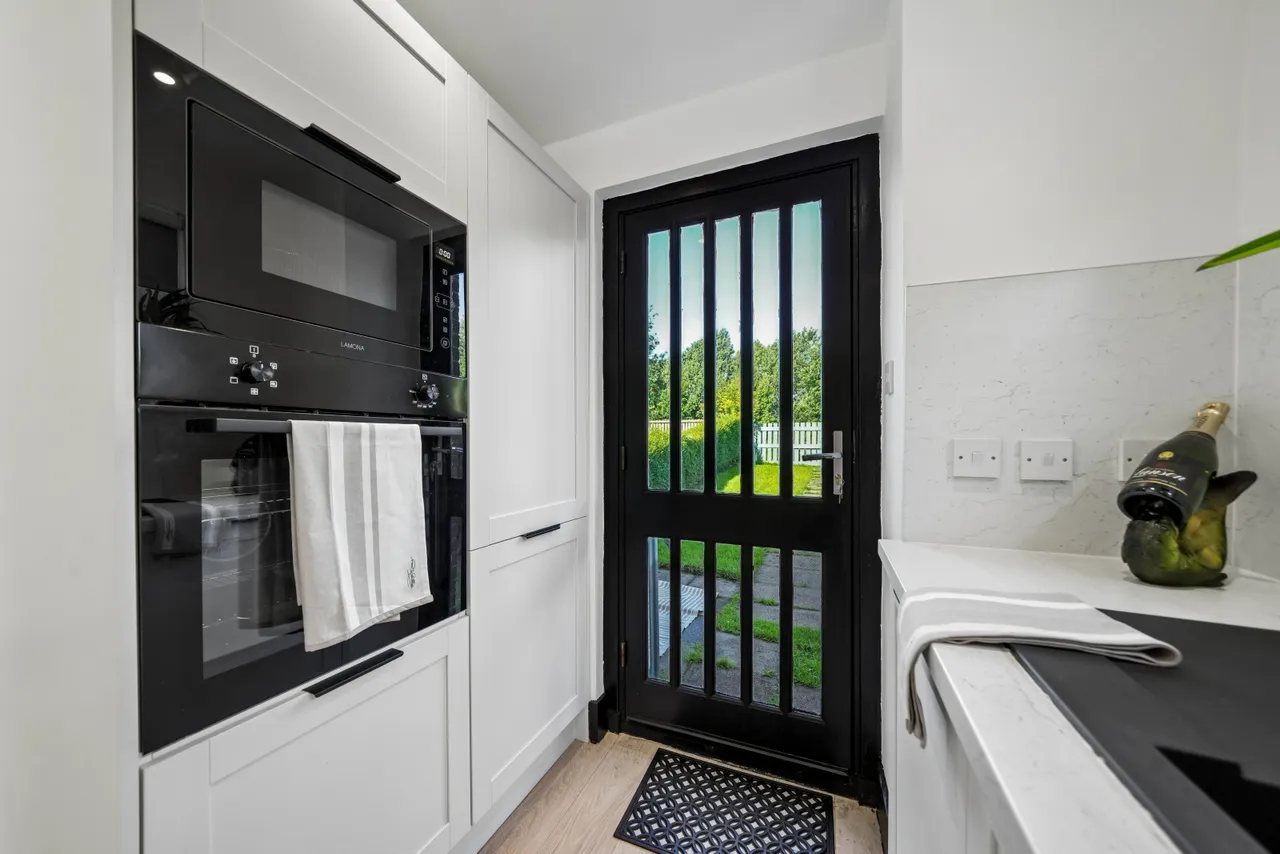 Inverewe Avenue, Deaconsbank, G46, photo 11