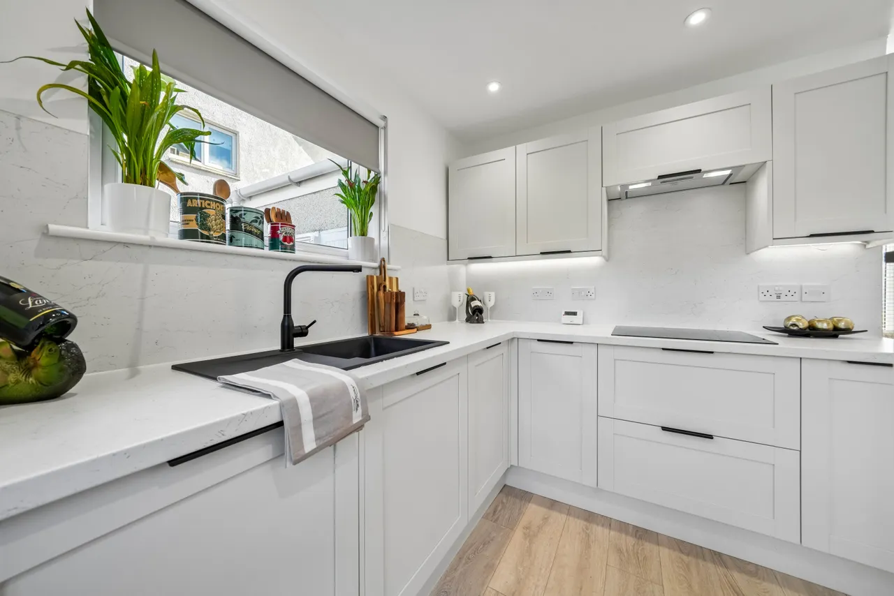Inverewe Avenue, Deaconsbank, G46, photo 3