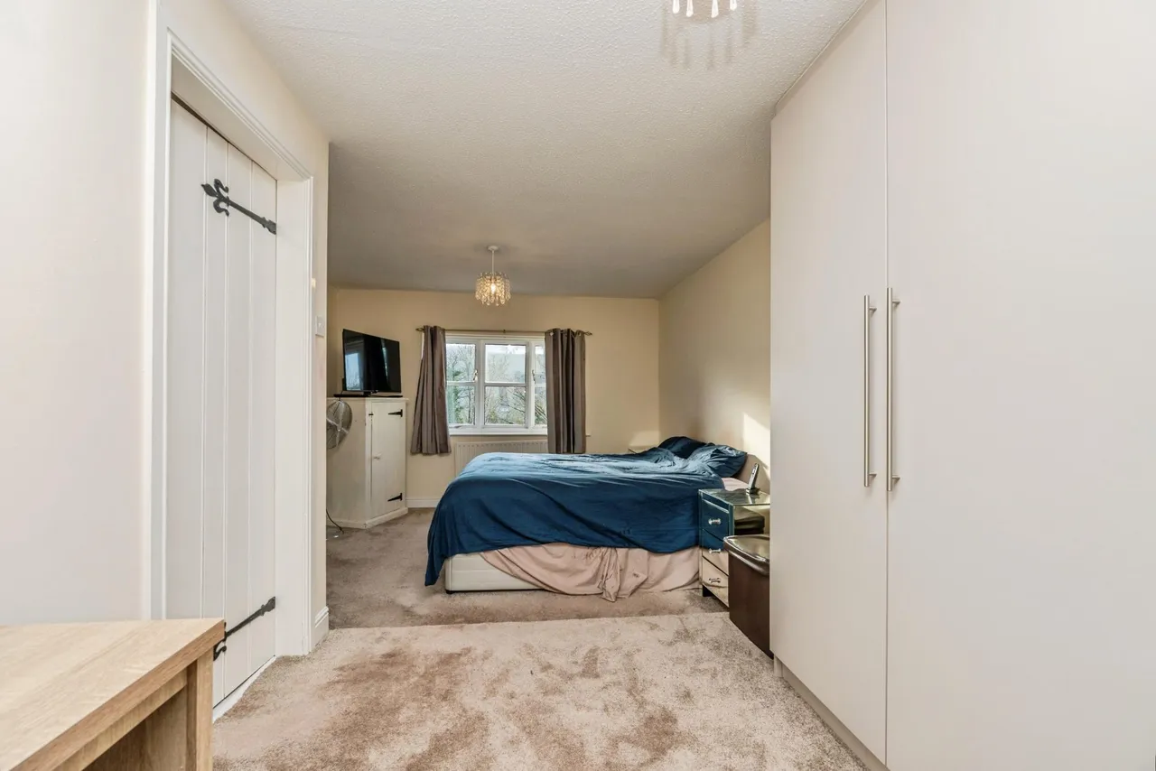Sutton Bank, Telford, TF8, photo 10
