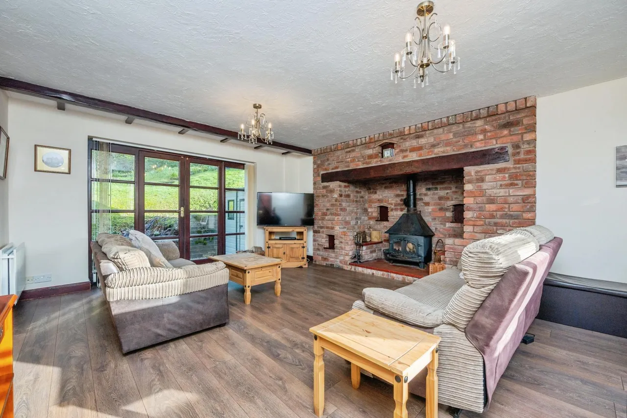 Sutton Bank, Telford, TF8, photo 6