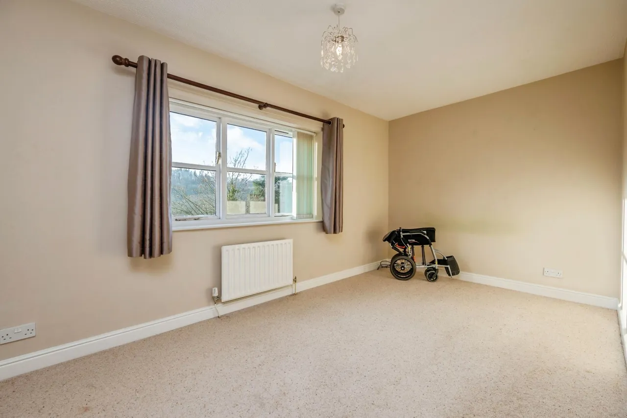 Sutton Bank, Telford, TF8, photo 18
