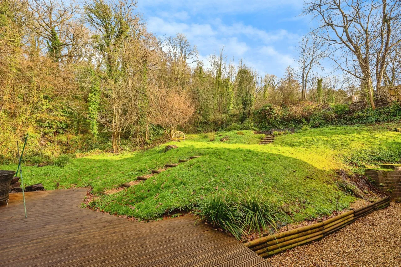 Sutton Bank, Telford, TF8, photo 4