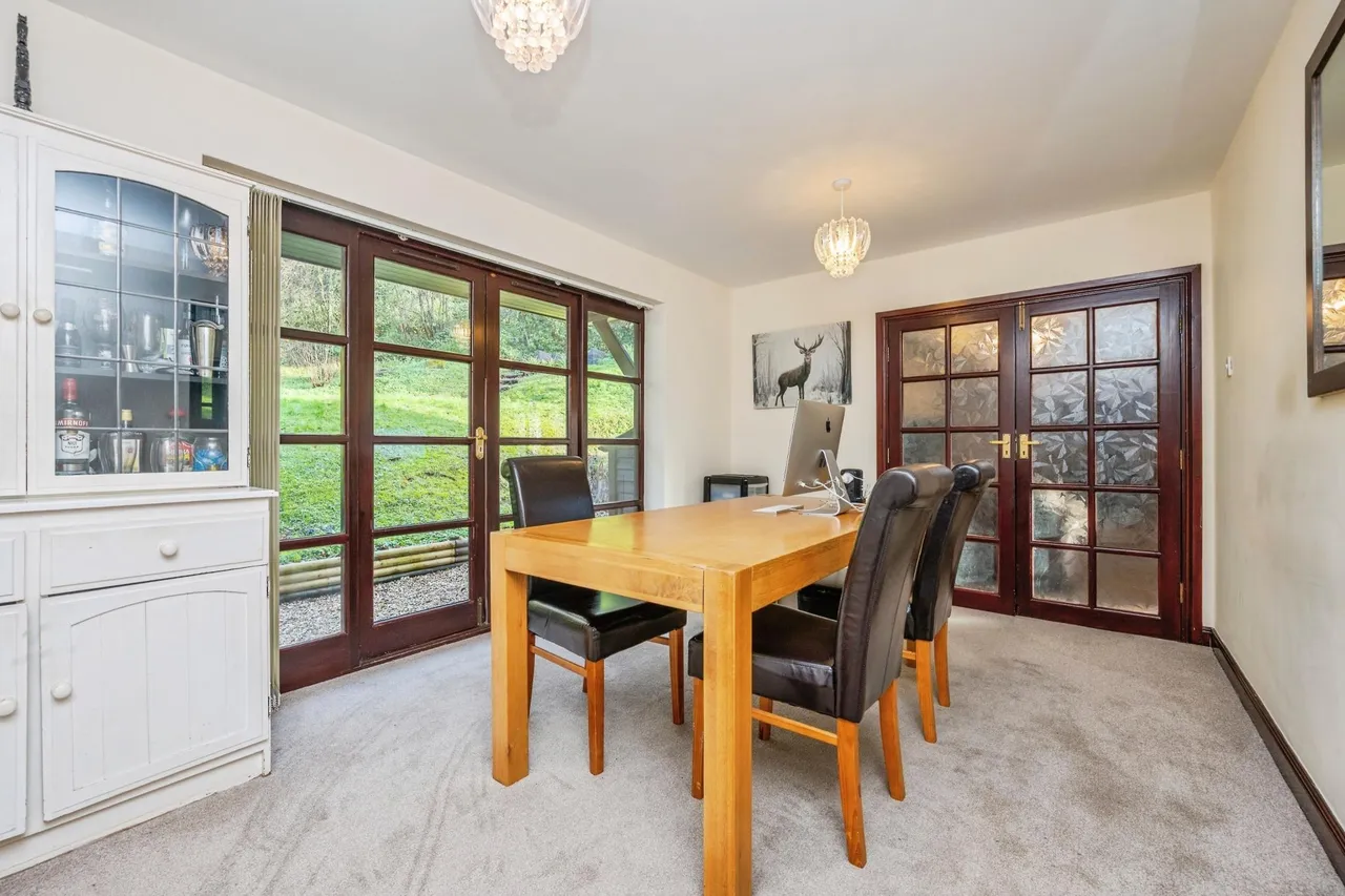 Sutton Bank, Telford, TF8, photo 7