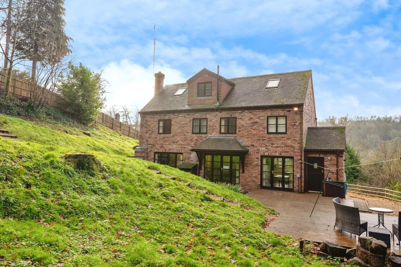 Sutton Bank, Telford, TF8, photo 19