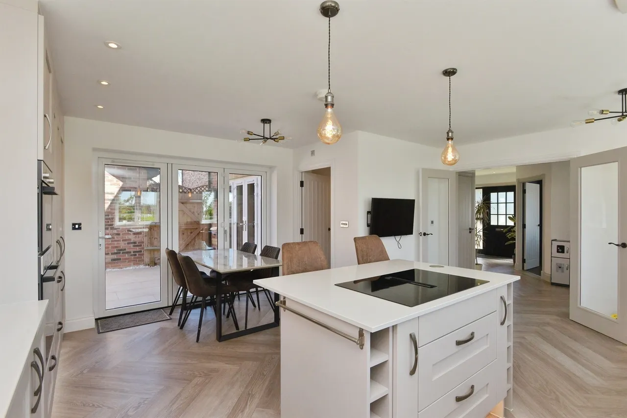Keeves Avenue, Hanslope, MK19, photo 7