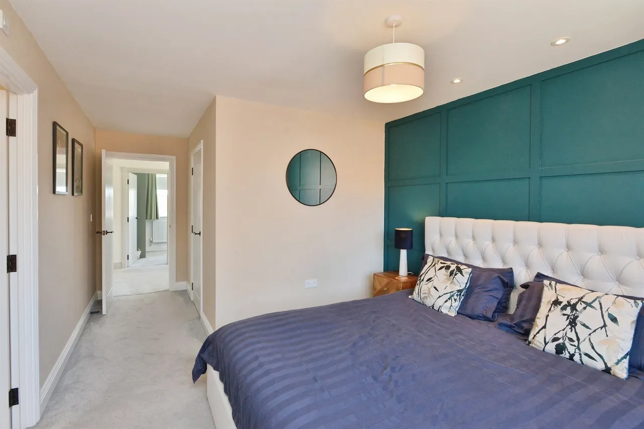 Keeves Avenue, Hanslope, MK19, photo 13