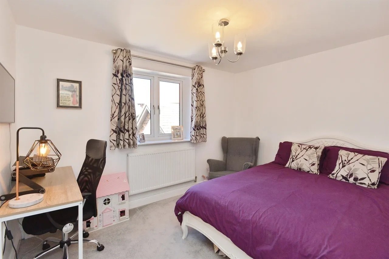 Keeves Avenue, Hanslope, MK19, photo 14