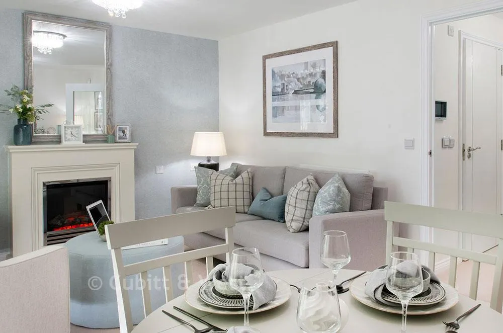 Worthing Road, Charmans Lodge, RH13, photo 4