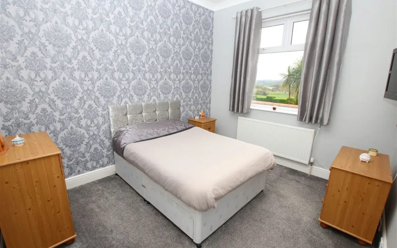 Dodworth Road, Barnsley, photo 13