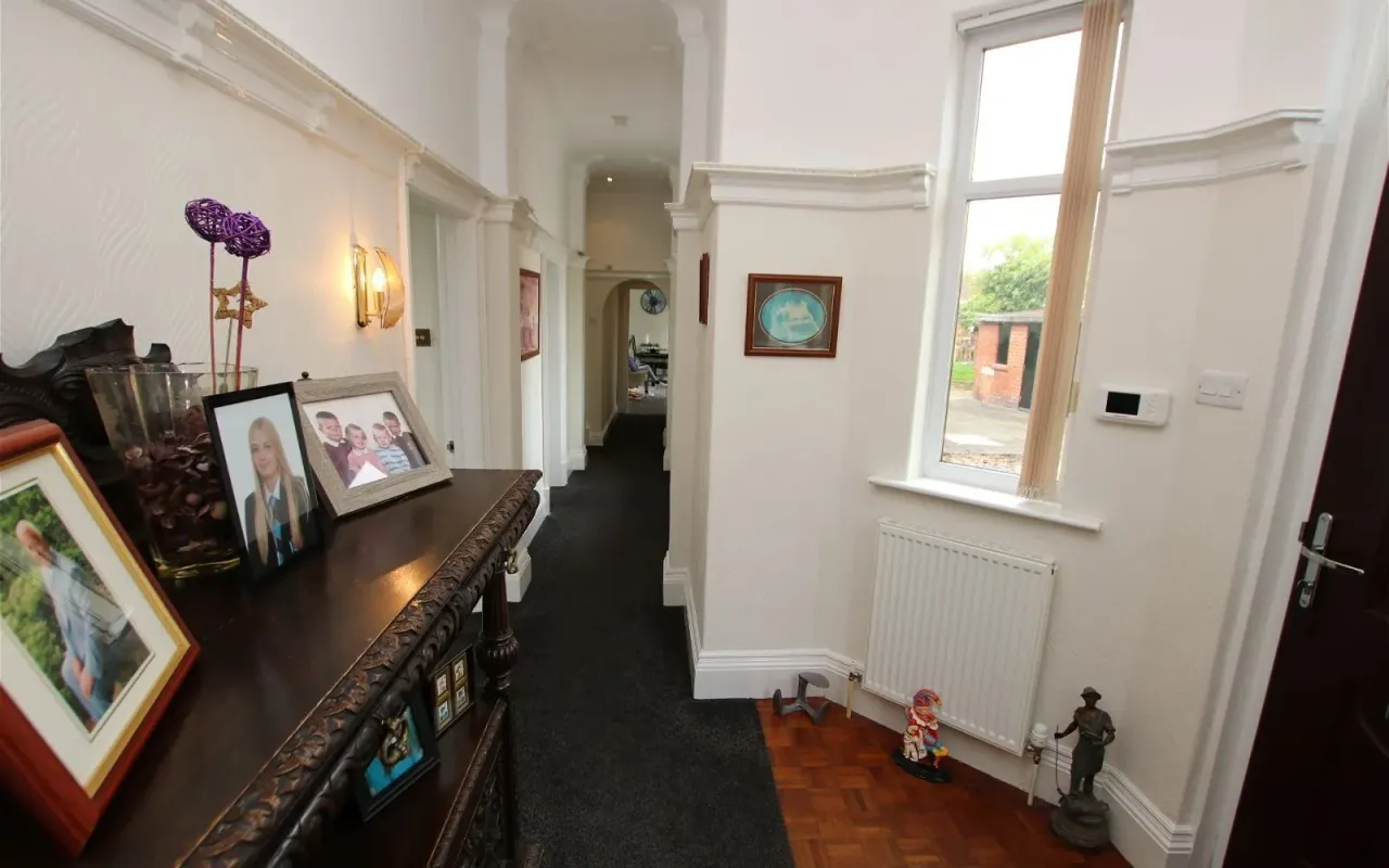 Dodworth Road, Barnsley, photo 6