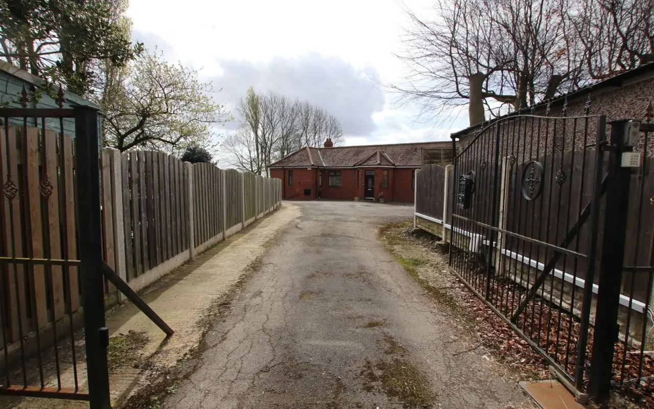 Dodworth Road, Barnsley, photo 26