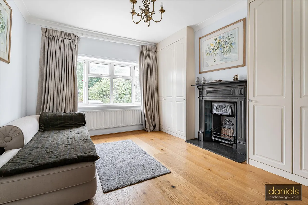 Priory Gardens, Wembley, HA0, photo 10