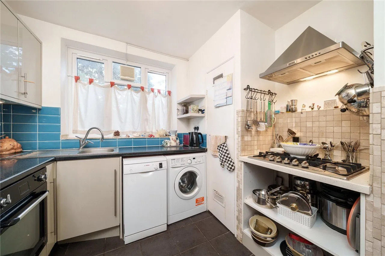 Whitnell Way, London, SW15, photo 2