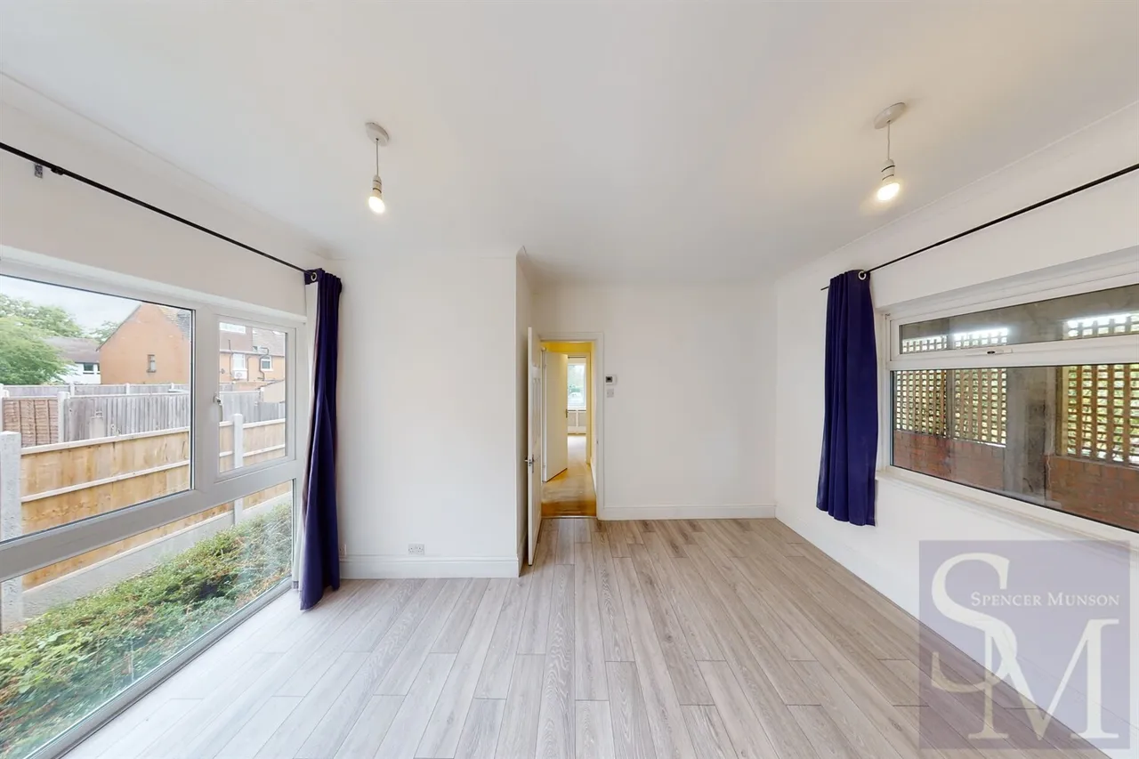 High Road, Loughton, IG10, photo 3