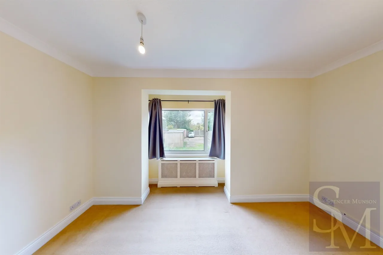 High Road, Loughton, IG10, photo 12