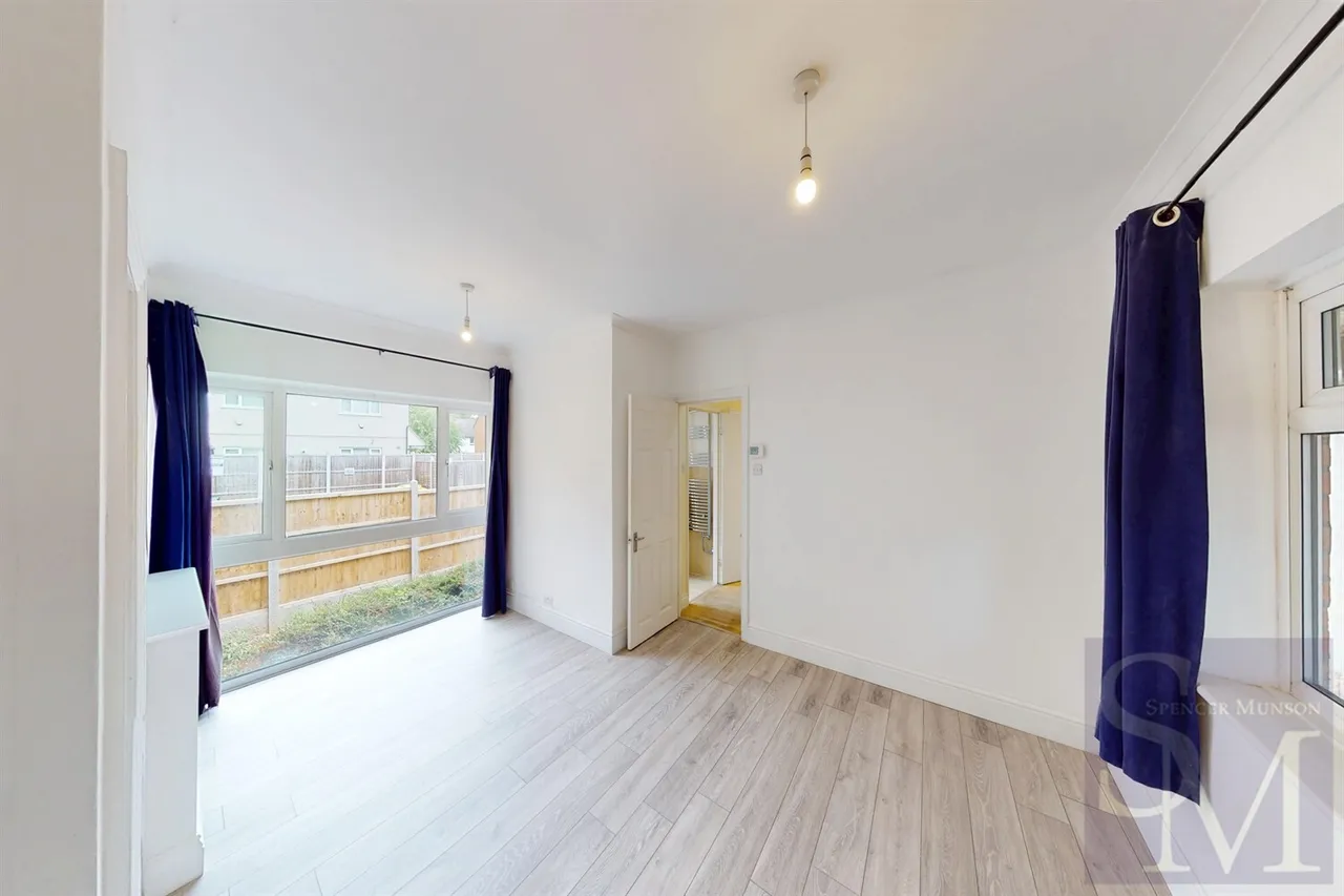 High Road, Loughton, IG10, photo 6