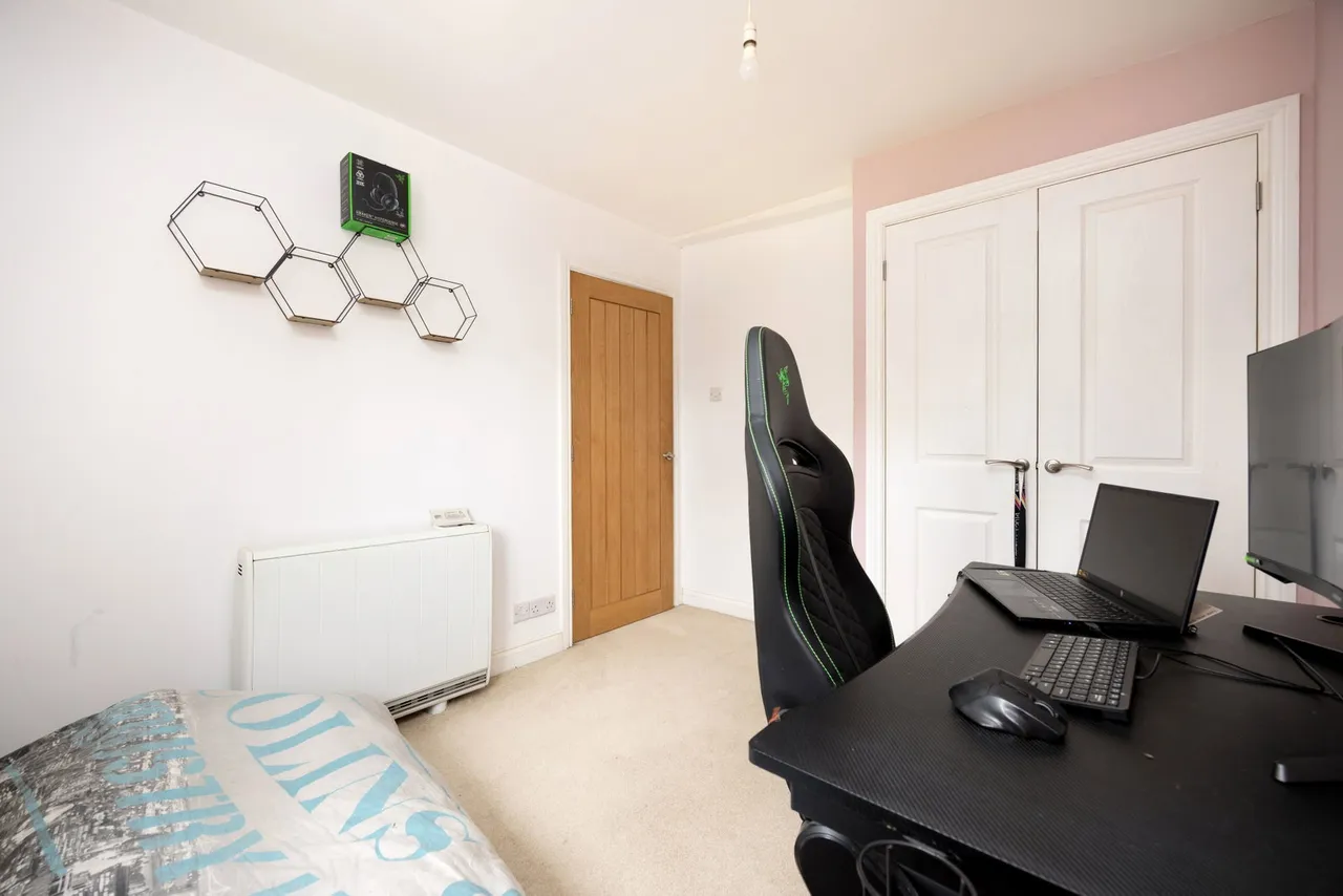 Poulshot Road, Poulshot, SN10, photo 25