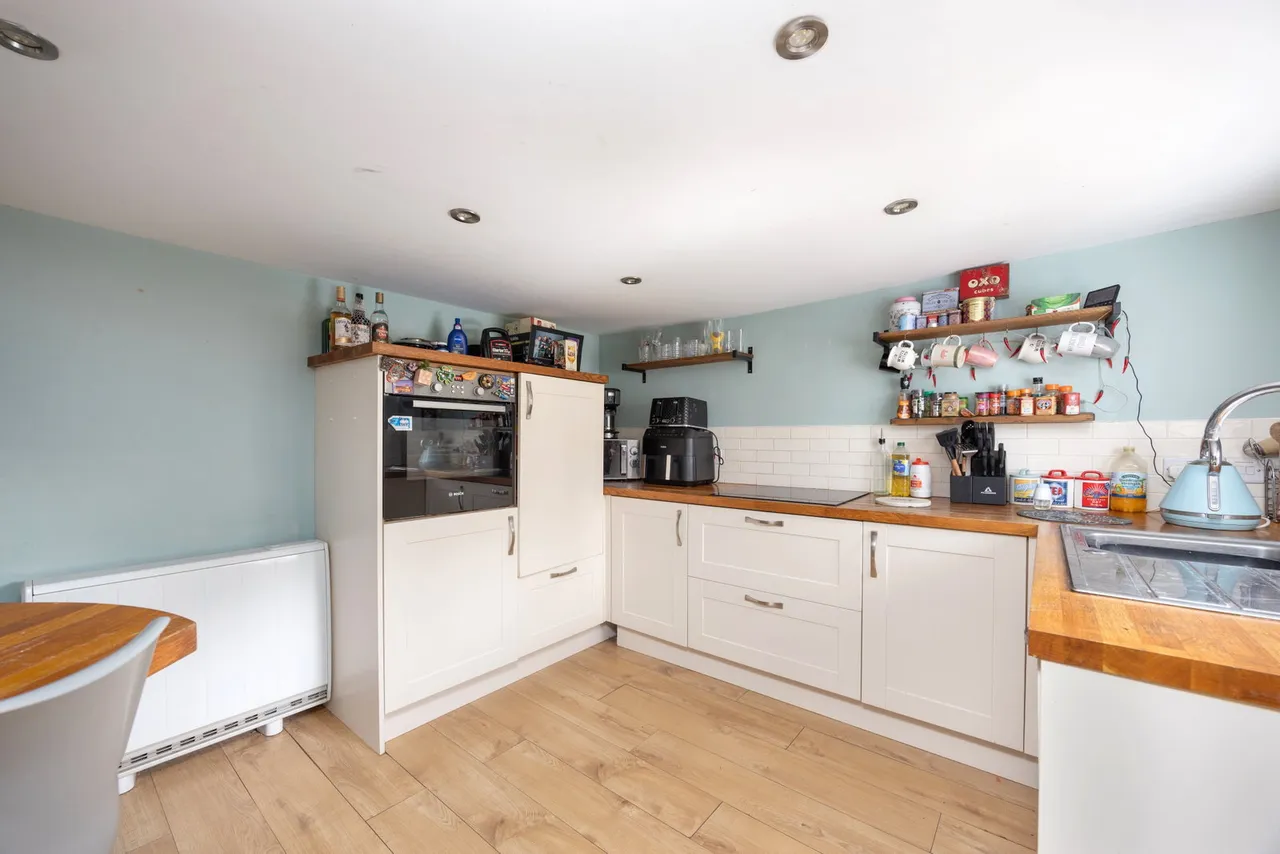 Poulshot Road, Poulshot, SN10, photo 20