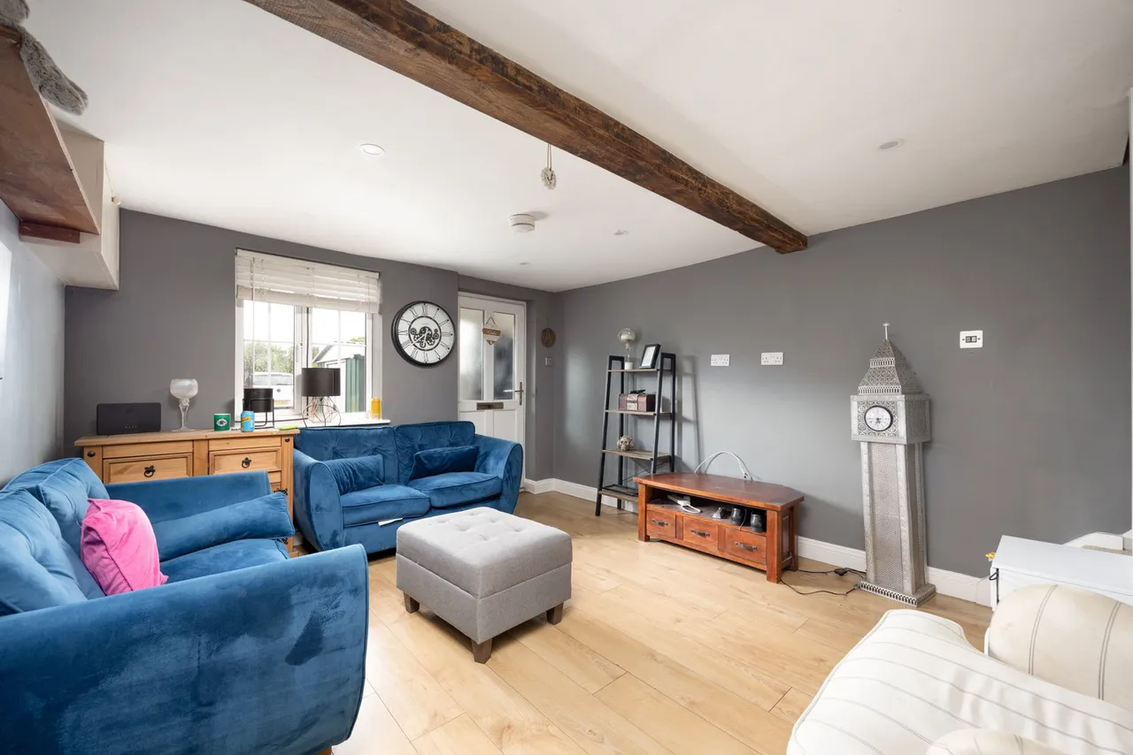 Poulshot Road, Poulshot, SN10, photo 3