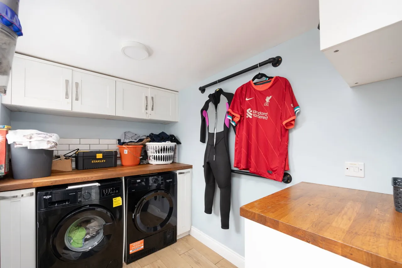 Poulshot Road, Poulshot, SN10, photo 21