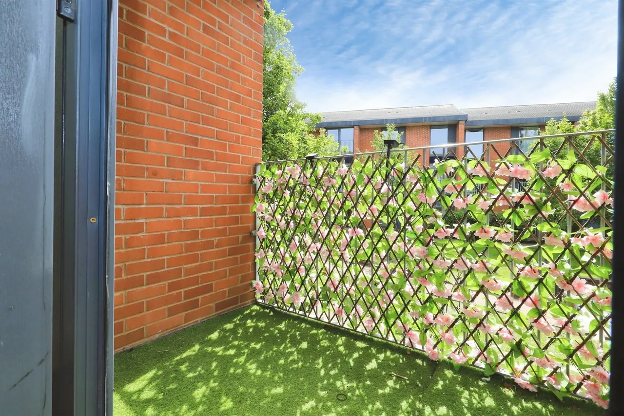 Liana Gardens, Wolverhampton, WV2, photo 20
