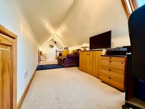 Pantyresk Road, Abercarn, NP11, photo 34