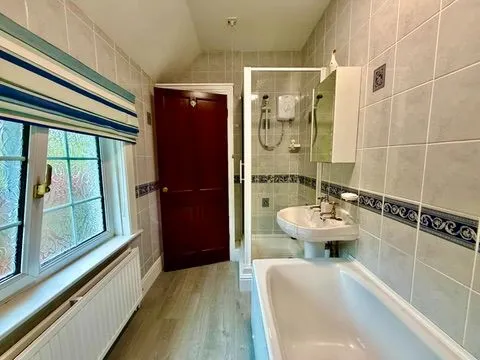 Pantyresk Road, Abercarn, NP11, photo 37