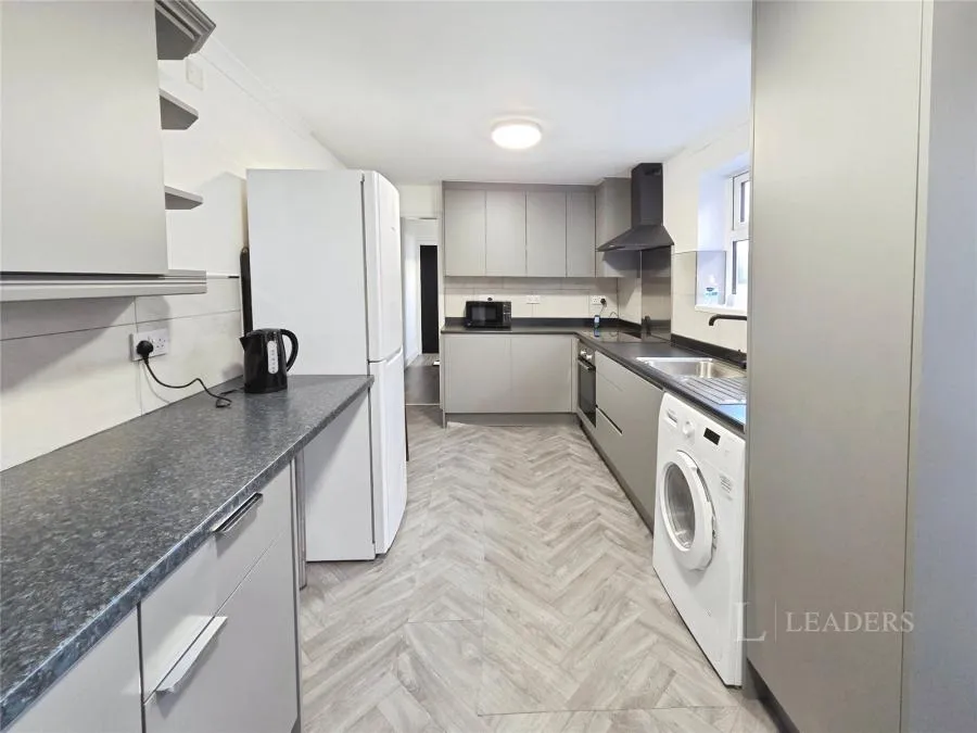 Desborough Road, Eastleigh, SO50, photo 3