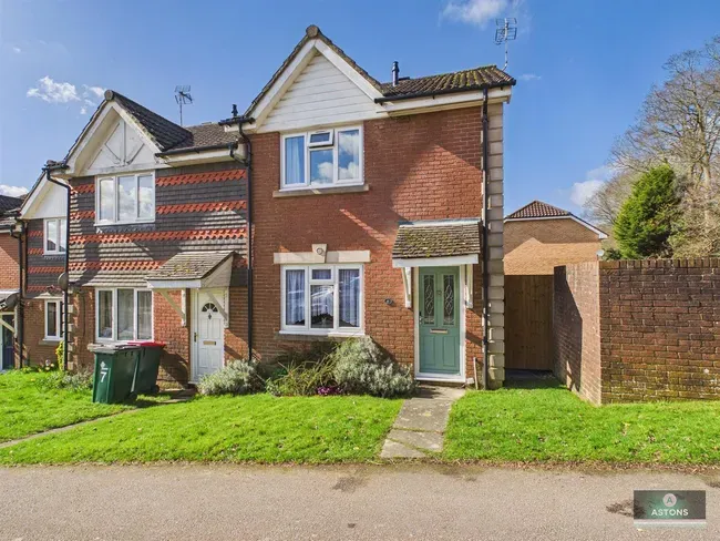 2 bed house for sale — Jacobean Close, Maidenbower