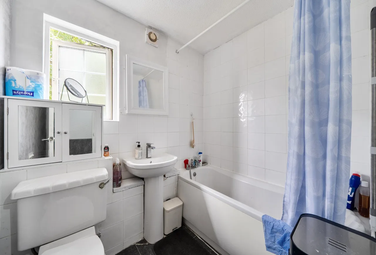 Tamworth Lane, Mitcham, CR4 1DA, photo 10