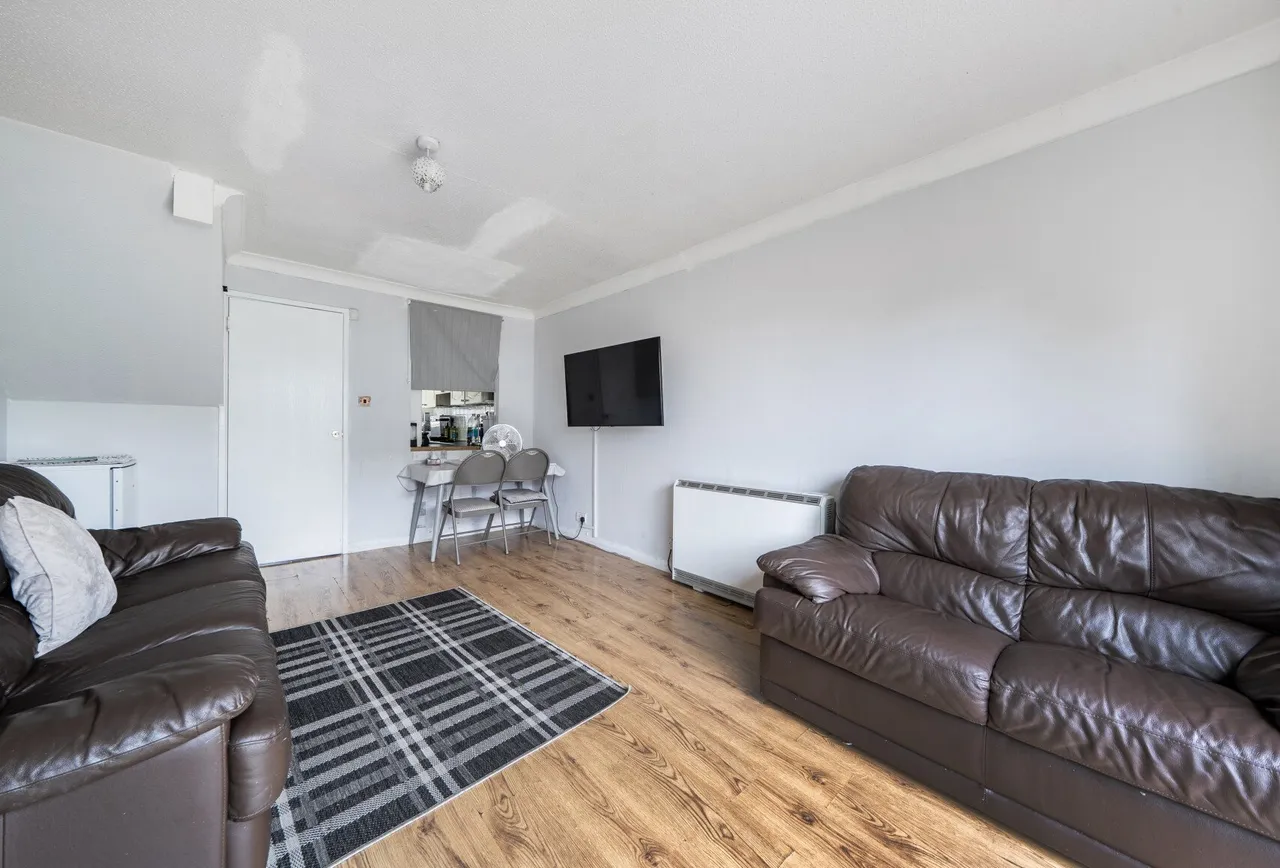 Tamworth Lane, Mitcham, CR4 1DA, photo 13